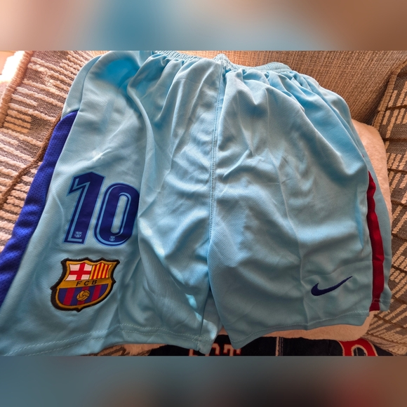Brand New Boys Nike Light Blue Messi Soccer Jersey Kit. Shirt, Short & Socks. - Picture 5 of 7